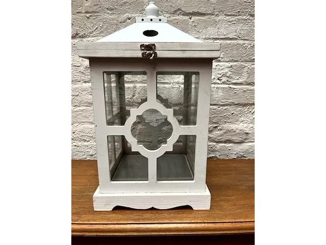 Lantaarn in hout met kaars h:35cm - afbeelding 1 van  1