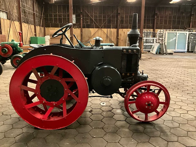 Lanz-bulldog oldtimer tractor - afbeelding 9 van  14