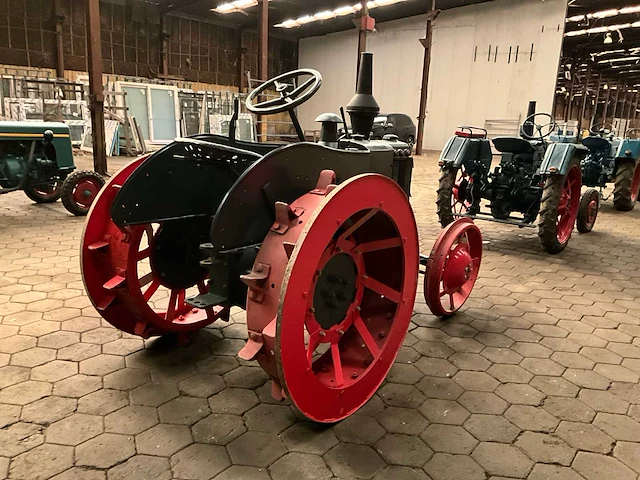 Lanz-bulldog oldtimer tractor - afbeelding 10 van  14