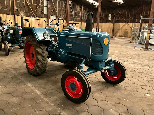 Lanz d2416 oldtimer tractor - afbeelding 9 van  16