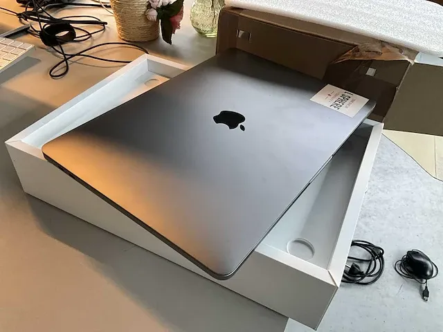 Laptop apple macbook pro model a2338 - afbeelding 1 van  6