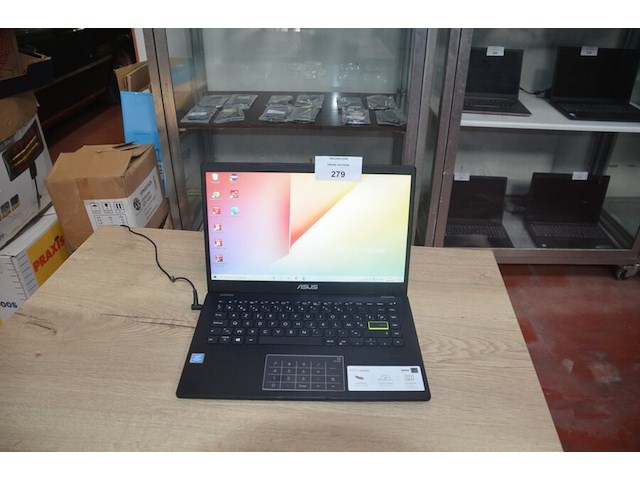 Laptop asus l410m intel pentium silver met lader (b397) - afbeelding 1 van  10