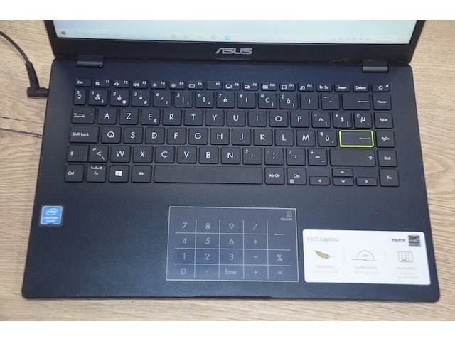 Laptop asus l410m intel pentium silver met lader (b397) - afbeelding 7 van  10
