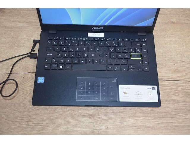 Laptop asus l410m intel pentium silver met lader (b397) - afbeelding 5 van  9