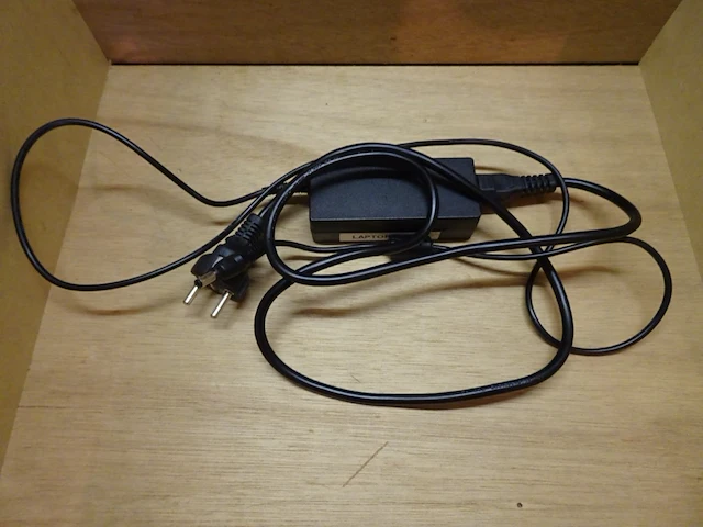 Laptop asus - afbeelding 4 van  5