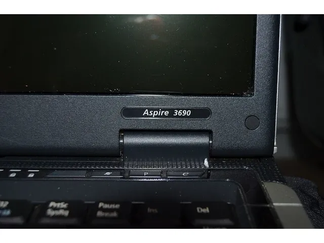 Laptop ecafe hercules ec-1000w-h160g/iabel zonder lader, laptop acer aspire 7520 met lader en draagtas, laptop acer aspire 3690 met muis , lader en draagtas - afbeelding 7 van  15