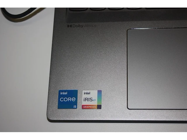 Laptop lenovo i5 80sr harman audio met lader en muis konig (42) - afbeelding 4 van  6