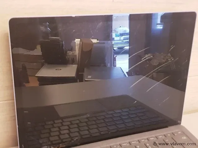 Laptop - afbeelding 1 van  5