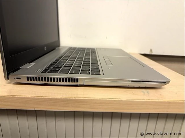 Laptop - afbeelding 2 van  3
