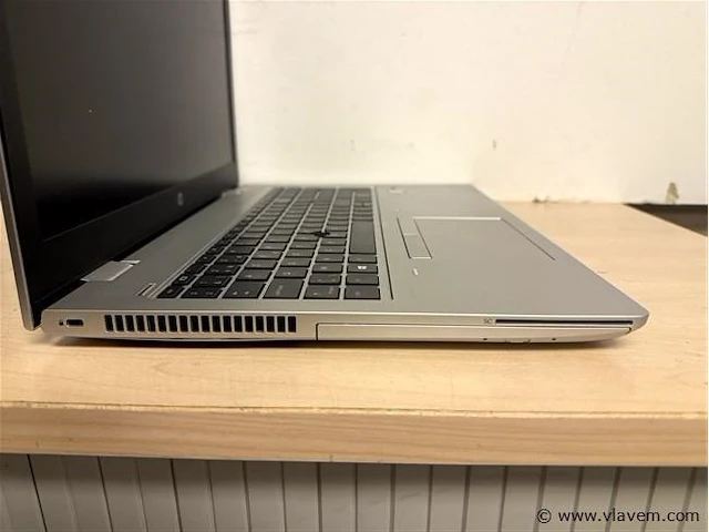 Laptop - afbeelding 2 van  3
