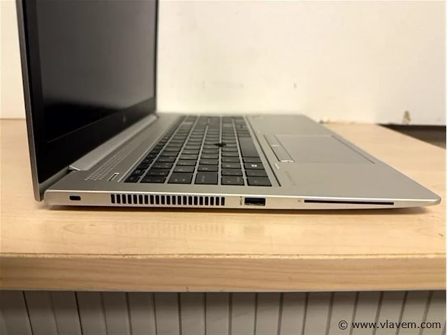 Laptop - afbeelding 2 van  3