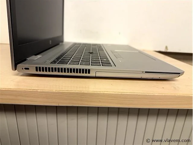 Laptop - afbeelding 2 van  3