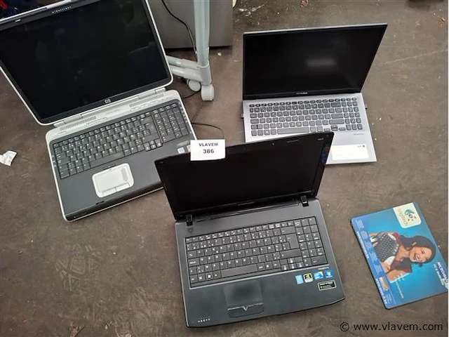 Laptop - afbeelding 1 van  3