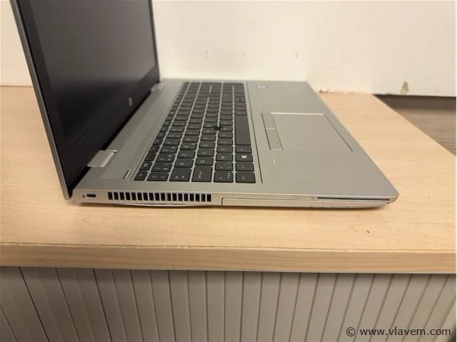 Laptop - afbeelding 2 van  3