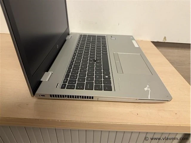 Laptop - afbeelding 2 van  3