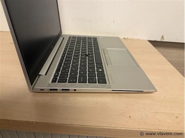 Laptop - afbeelding 2 van  3