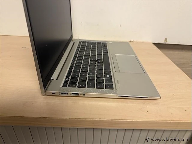 Laptop - afbeelding 2 van  3