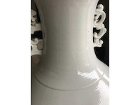 Large blanc de chine ceramic vase. 90cm high. - afbeelding 2 van  34