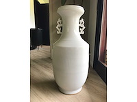 Large blanc de chine ceramic vase. 90cm high. - afbeelding 1 van  34