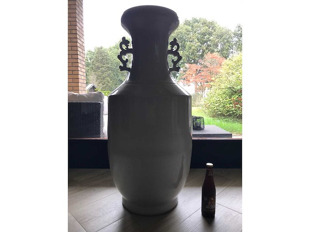 Large blanc de chine ceramic vase. 90cm high. - afbeelding 18 van  34