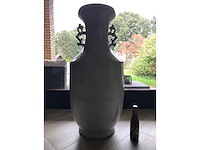 Large blanc de chine ceramic vase. 90cm high. - afbeelding 18 van  34