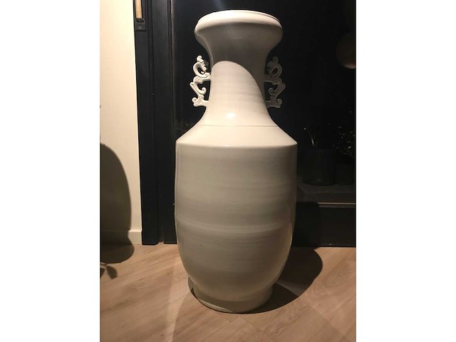 Large blanc de chine ceramic vase. 90cm high. - afbeelding 20 van  34