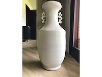 Large blanc de chine ceramic vase. 90cm high. - afbeelding 12 van  34