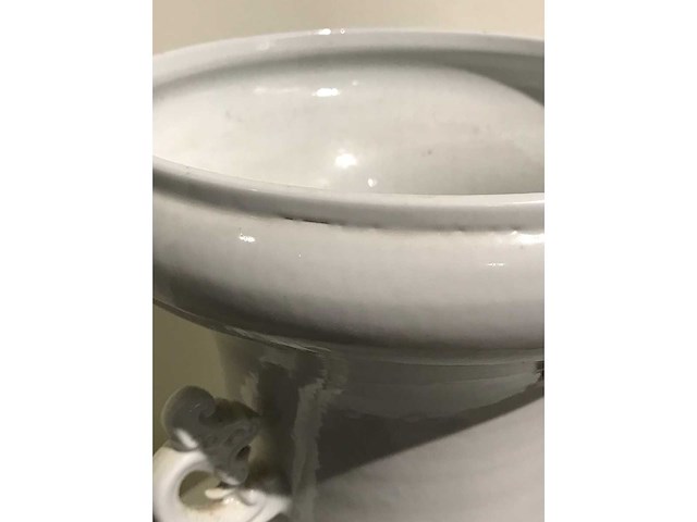 Large blanc de chine ceramic vase. 90cm high. - afbeelding 28 van  34