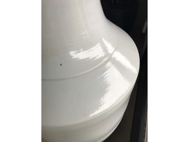 Large blanc de chine ceramic vase. 90cm high. - afbeelding 30 van  34