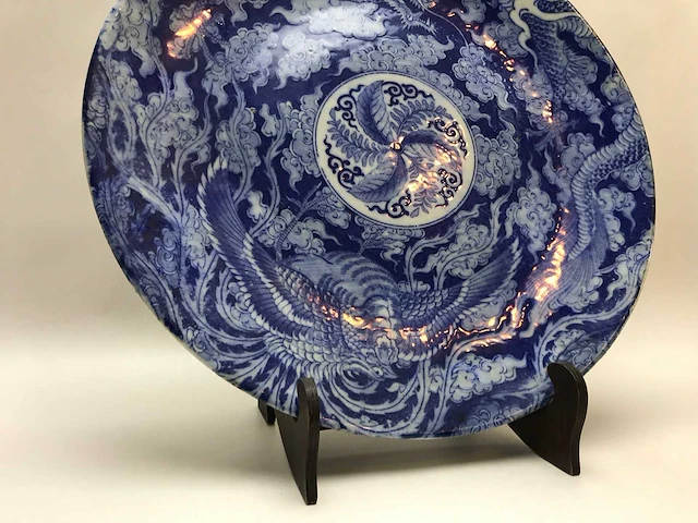 Large blue white phoenix dragon japanese porcelein plate - afbeelding 7 van  26