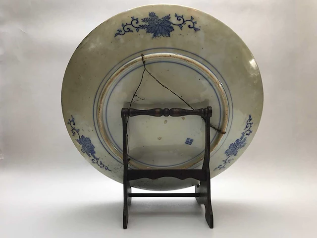 Large blue white phoenix dragon japanese porcelein plate - afbeelding 9 van  26