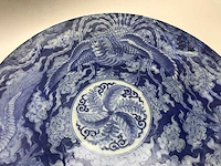Large blue white phoenix dragon japanese porcelein plate - afbeelding 11 van  26