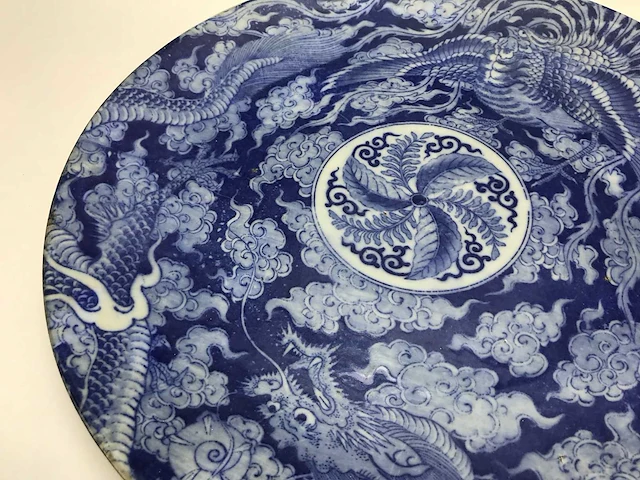 Large blue white phoenix dragon japanese porcelein plate - afbeelding 13 van  26