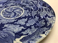 Large blue white phoenix dragon japanese porcelein plate - afbeelding 14 van  26