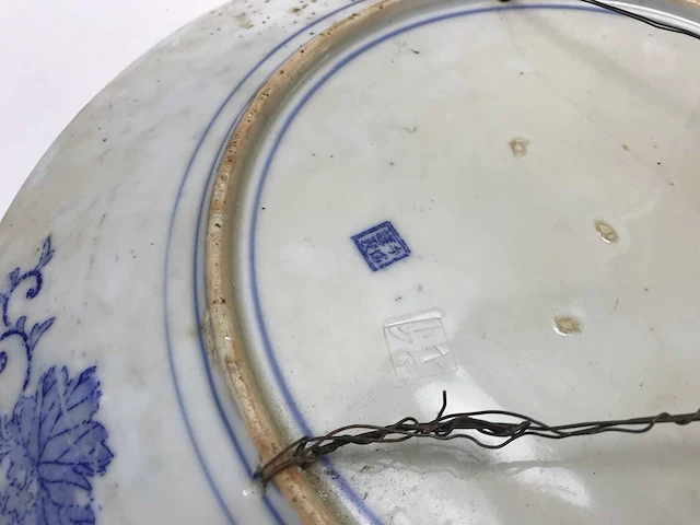 Large blue white phoenix dragon japanese porcelein plate - afbeelding 17 van  26