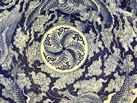 Large blue white phoenix dragon japanese porcelein plate - afbeelding 20 van  26