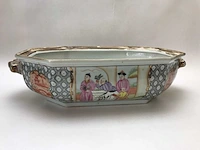 Large chinese hexagonal tureen with peach-shaped lid with tray - afbeelding 17 van  49