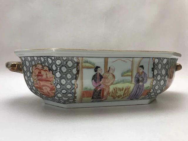 Large chinese hexagonal tureen with peach-shaped lid with tray - afbeelding 19 van  49