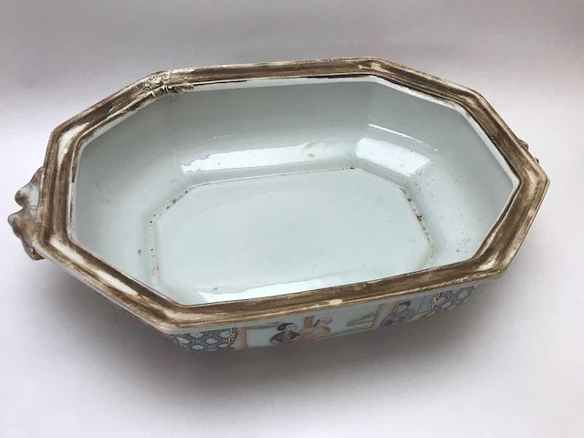 Large chinese hexagonal tureen with peach-shaped lid with tray - afbeelding 21 van  49