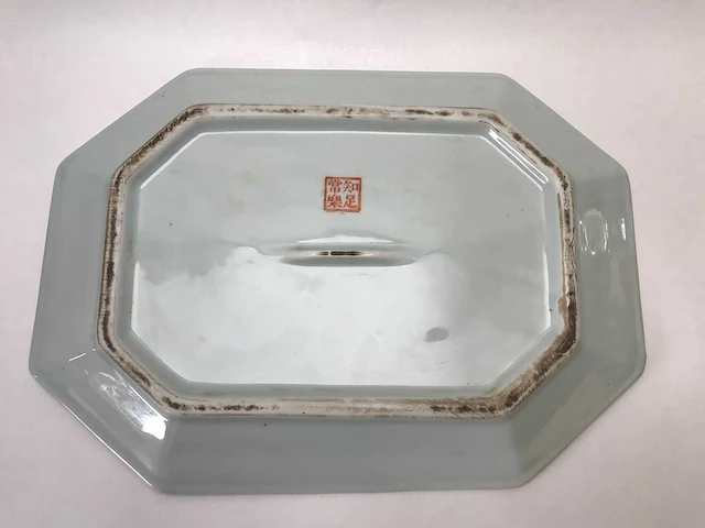 Large chinese hexagonal tureen with peach-shaped lid with tray - afbeelding 32 van  49
