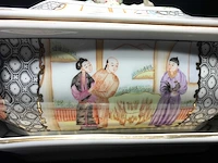 Large chinese hexagonal tureen with peach-shaped lid with tray - afbeelding 38 van  49
