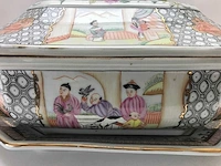 Large chinese hexagonal tureen with peach-shaped lid with tray - afbeelding 46 van  49
