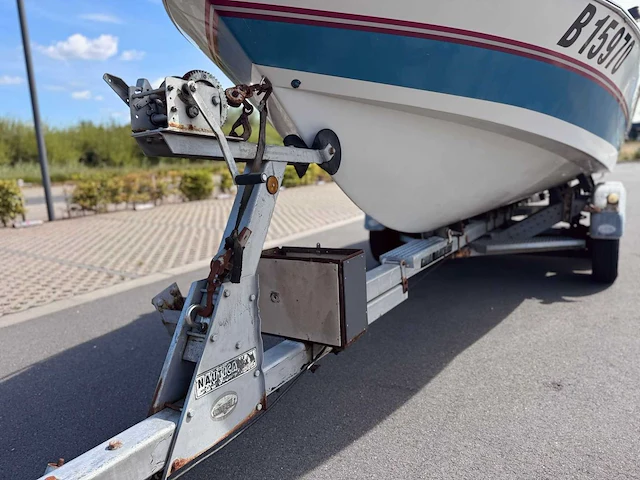 Larson 19 cuddy “escapade” speedboot - afbeelding 9 van  24