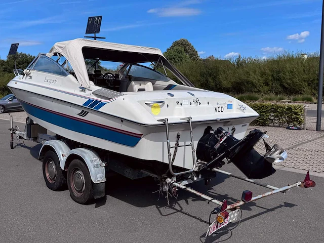 Larson 19 cuddy “escapade” speedboot - afbeelding 12 van  24