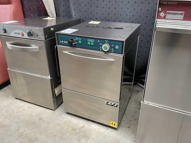 Lasa lb 95l glazenvaatwasmachine - afbeelding 1 van  5