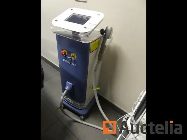 Laser haar afhaling apparaat + producten in de rek - afbeelding 8 van  9