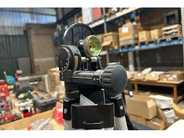 Laser statief + 6 laserliner - afbeelding 2 van  6
