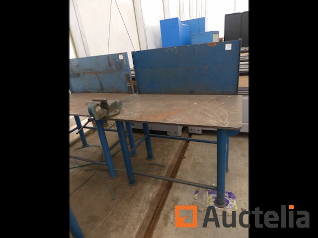 Lastafel met bankschroef - afbeelding 2 van  2