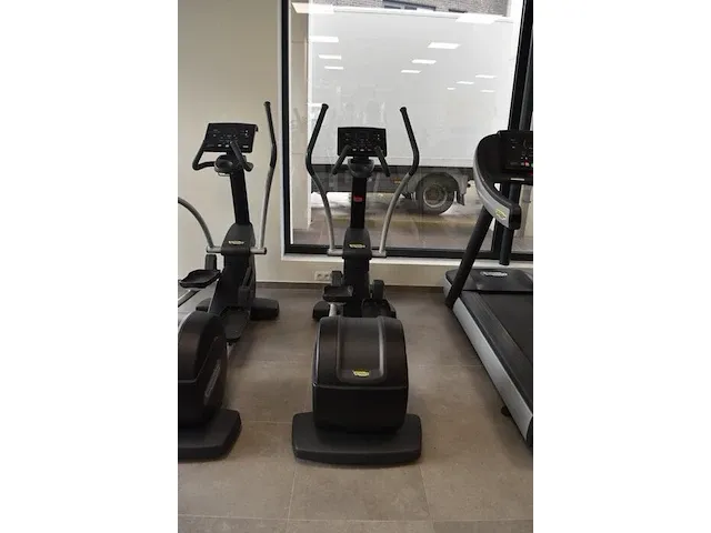 Lateral trainer cross over technogym owt00077ab/nl (30) - afbeelding 5 van  10