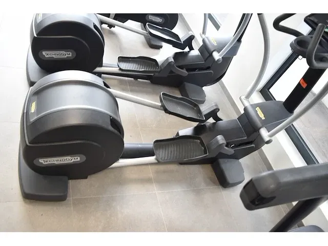 Lateral trainer cross over technogym owt00077ab/nl (30) - afbeelding 6 van  10